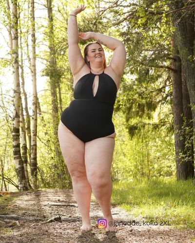 Curvy Kate Zip Tide Non-Wired Multiway Swimsuit Black Non-wired swimsuit with adjustable coverage. S/36-38 - 2XL/52-54 CS-035606-BLK