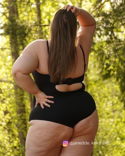 Curvy Kate Zip Tide Non-Wired Multiway Swimsuit Black Non-wired swimsuit with adjustable coverage. S/36-38 - 2XL/52-54 CS-035606-BLK