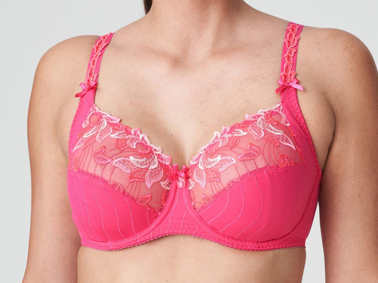 https://www.lumingerie.com/images/products/deauville-0161810-0161811-full-cup-bra-amour-f_orig.jpg