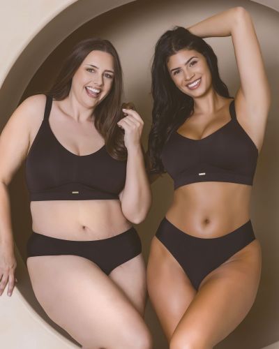 Parfait Lingerie Holly Wire Free Seamless Bra - Black Non-wired bralette with smooth, seamfree cups. M-2XL, S+-3XL+ (D-L cups) P8000-BLK