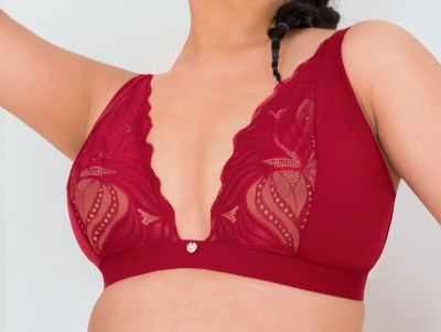 Scantilly by Curvy Kate Indulgence Lace Bralette Red Latte Nonwired lace bralette with adjustable straps to fit DD-HH cups S-XL ST-010-110-RED-LAE