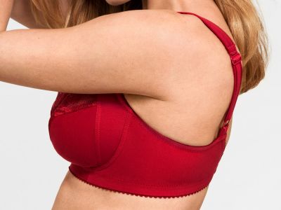 Miss Mary Lovely Lace Non-Wired Bra Red Non-wired full cup bra with extra wide straps. 80-120 D-H MM-2105-32