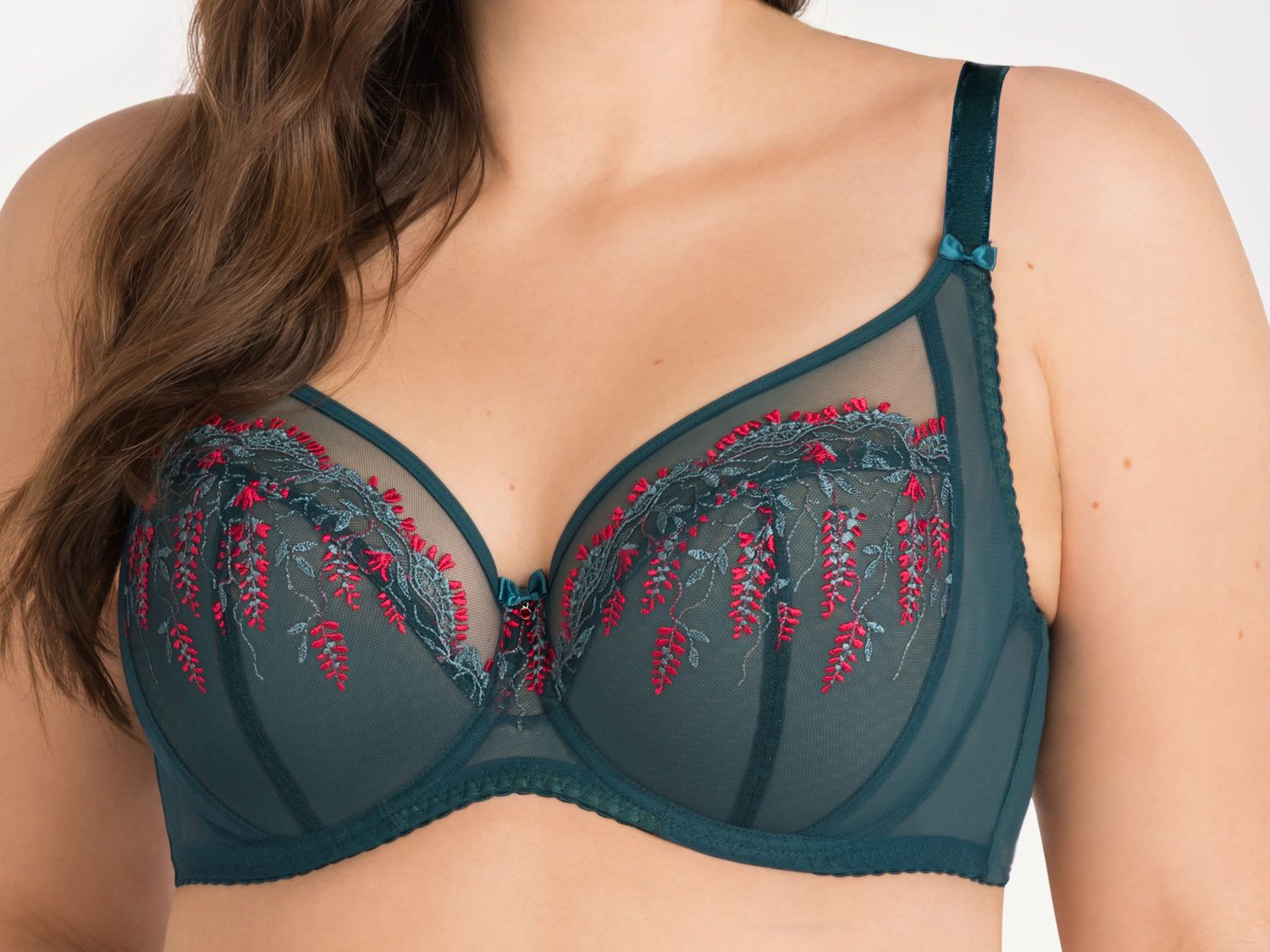 Firm support. Non-wired support bra for fuller cup. Up to K cup