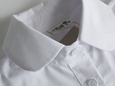  Minimal Short Sleeved Button Up Shirt White Tight-fitting, formed button up shirt with short sleeves 36-46 O/OO & OO/OOO KO-007-BIA2