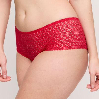 PrimaDonna Montara Luxury Thong True Red All lace brazilian thong to match with your Montara bra. S/38 - 3XL/48 0663381-TRR