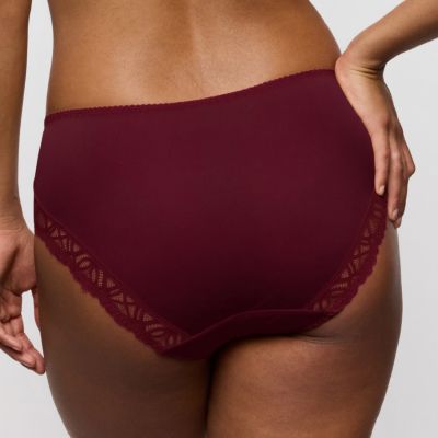 PrimaDonna Salerno Full Brief - Evening Red Lace decorated full briefs to match with your Salerno bra. M/40 - 5XL/52 0563531-EVR