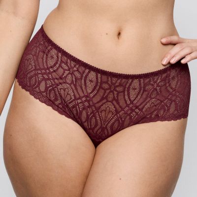 PrimaDonna Salerno Luxury Thong - Evening Red All lace brazilian thong to match with your Salerno bra. S/38 - 3XL/48 0663531-EVR
