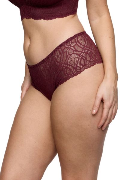 PrimaDonna Salerno Luxury Thong - Evening Red All lace brazilian thong to match with your Salerno bra. S/38 - 3XL/48 0663531-EVR