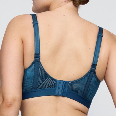 PrimaDonna The Game UW Sports Bra - Deep Blue Sea Underwired sports bra with racerback option. 70-95, D-H 6000510-DPS